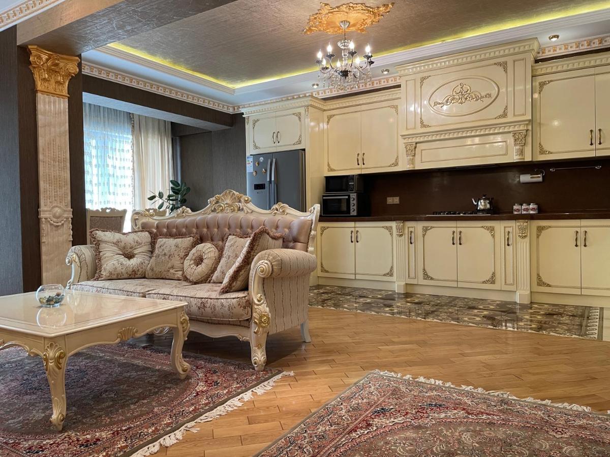 Park Azure Louvre Apartment 바쿠 외부 사진